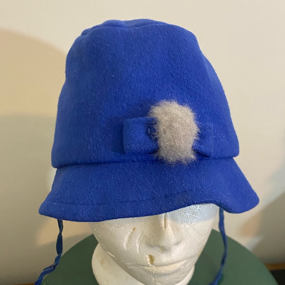 Vintage lot of two wool felt bonnets